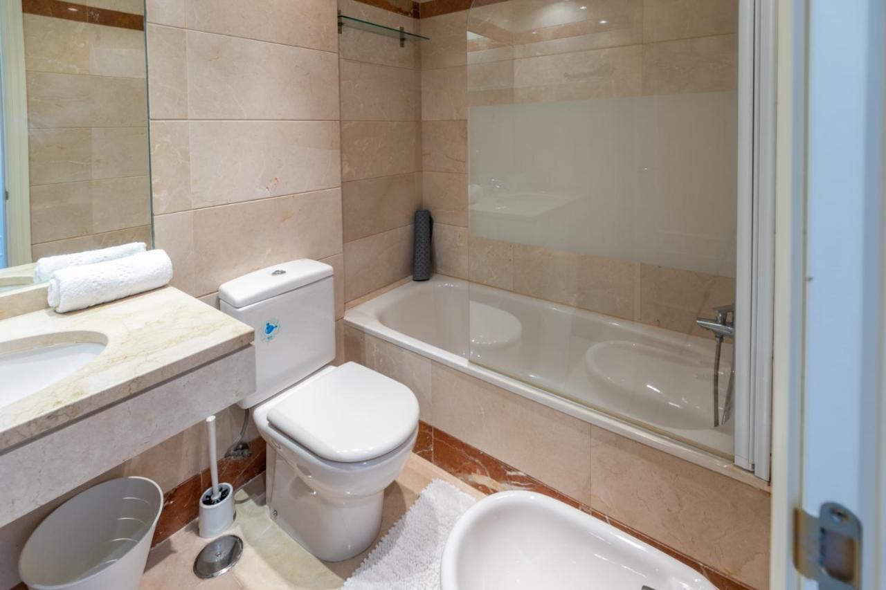 Apartament 2Br Calanova Grand Golf - Wifi/Ac/Pool Malaga Zewnętrze zdjęcie